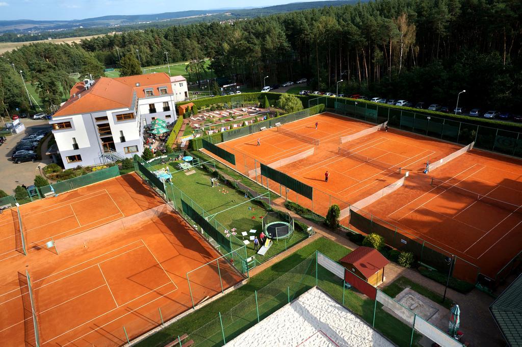 Hotel Sport Zruč Eksteriør billede